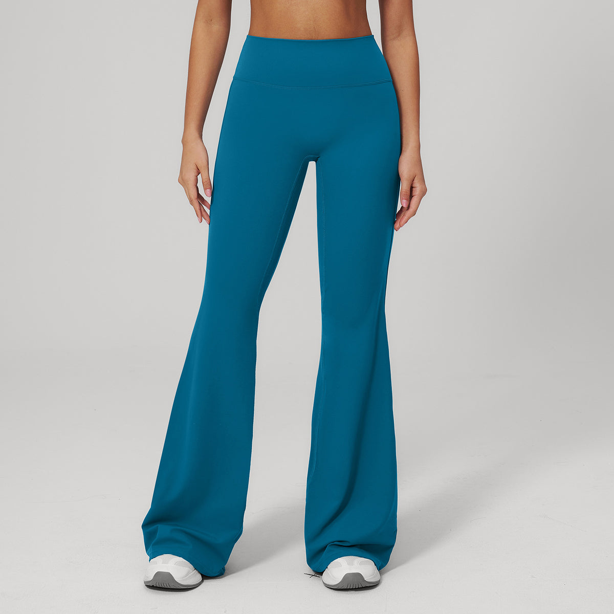 SOLBANA Form Brushed Flare in Blue