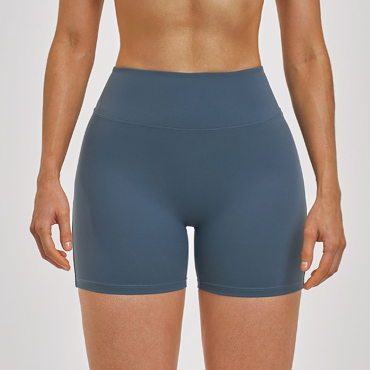 SOLBANA Form Short in Blue
