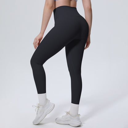 SOLBANA Form Essential Legging in Black